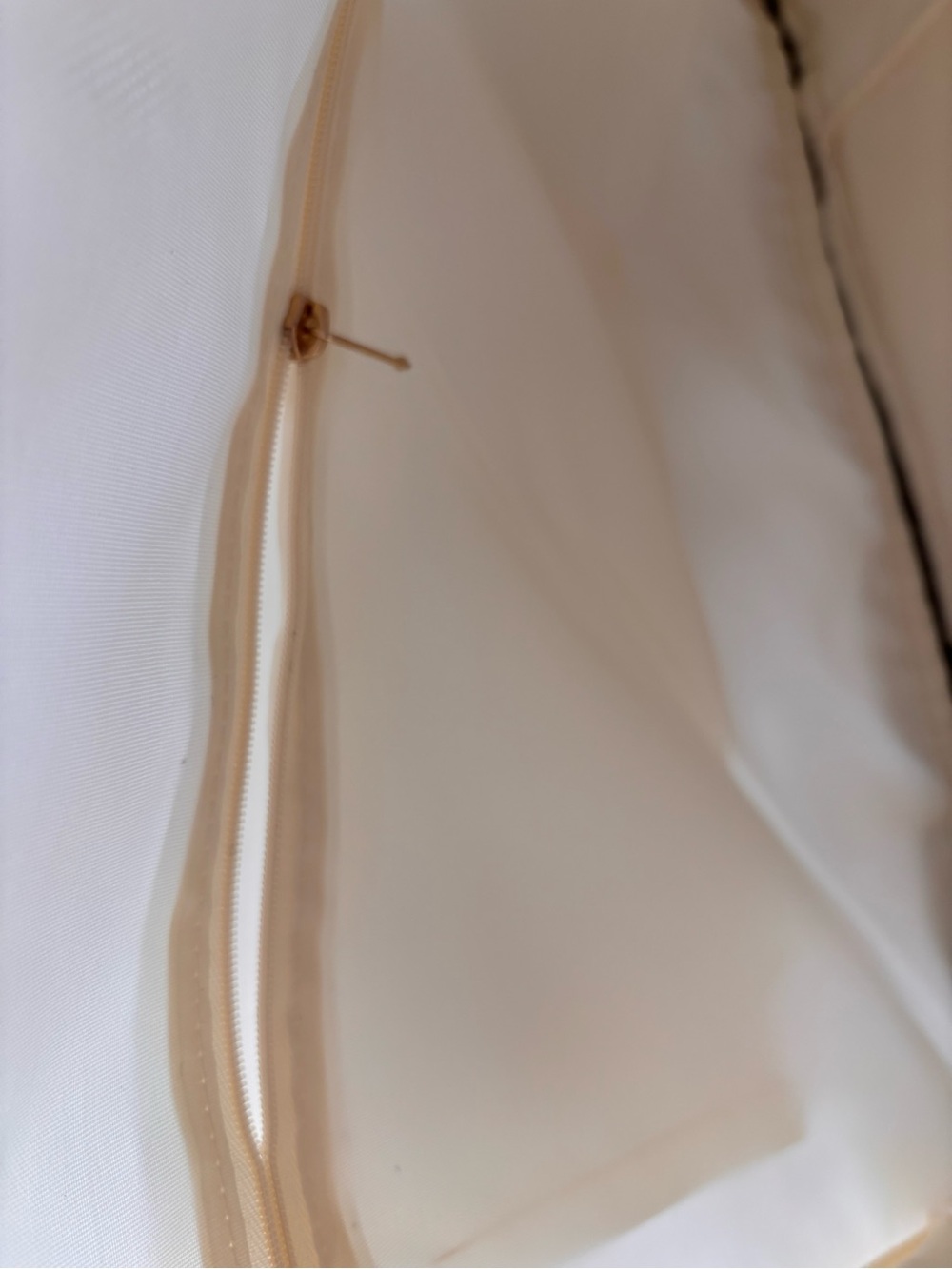 NEW Cream and Brown Travel Shoulder Bag with Front Zip Pocket - Picture 5 of 10